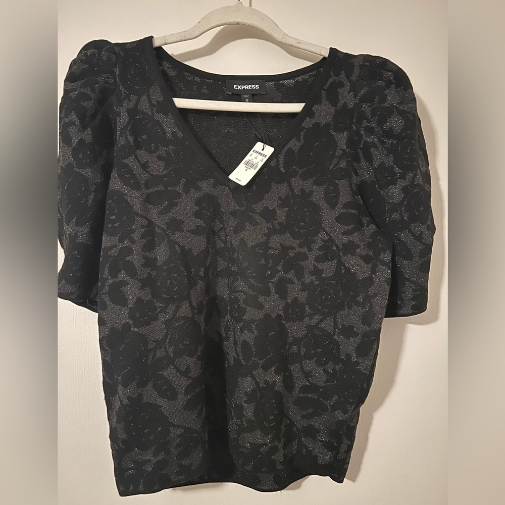 Short sleeved sweater